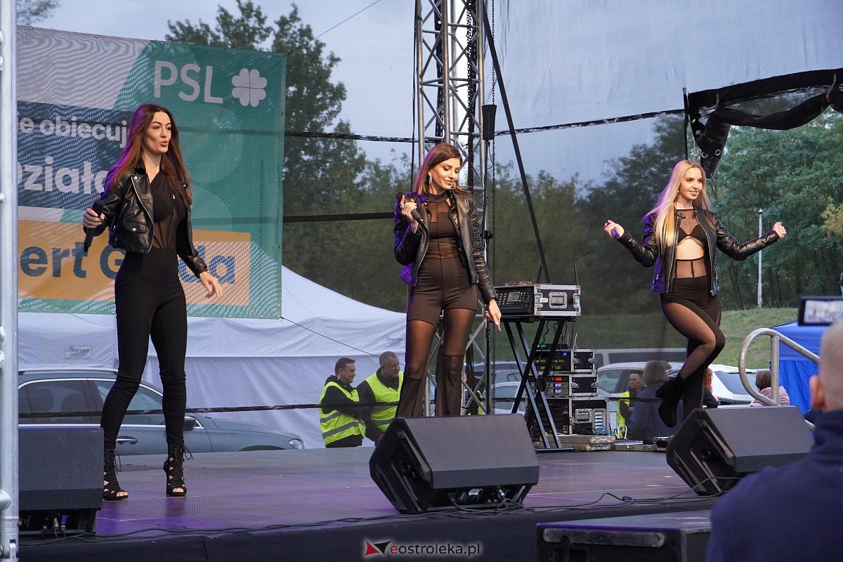 Top Girls i Zenek Martyniuk na Plaży Miejskiej w Ostrołęce [6.10.2023] - zdjęcie #32 - eOstroleka.pl