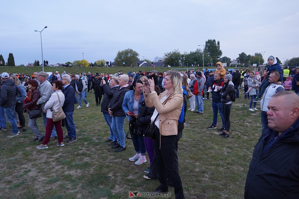 Top Girls i Zenek Martyniuk na Plaży Miejskiej w Ostrołęce [6.10.2023] - zdjęcie #27 - eOstroleka.pl