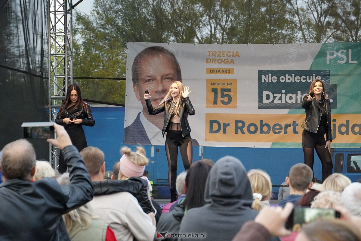 Top Girls i Zenek Martyniuk na Plaży Miejskiej w Ostrołęce [6.10.2023] - zdjęcie #26 - eOstroleka.pl