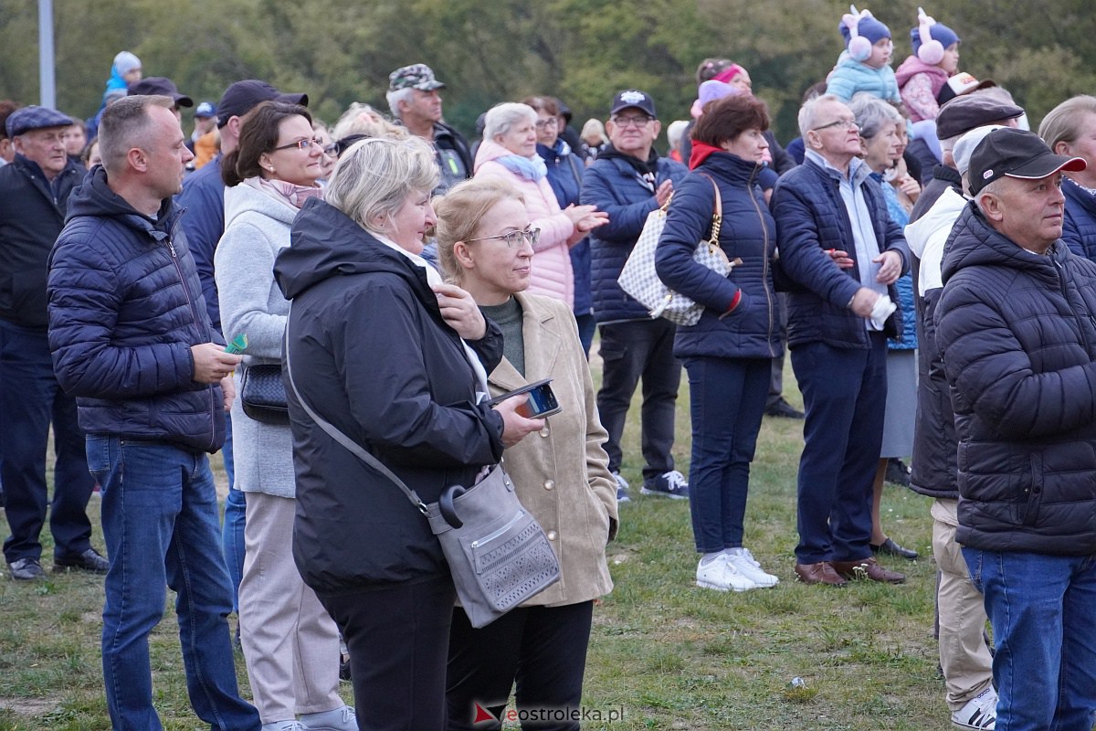 Top Girls i Zenek Martyniuk na Plaży Miejskiej w Ostrołęce [6.10.2023] - zdjęcie #20 - eOstroleka.pl
