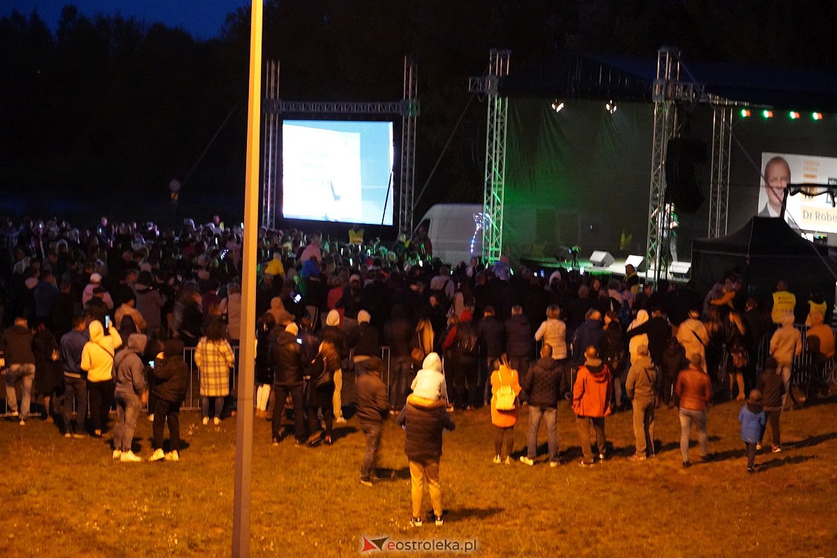 Top Girls i Zenek Martyniuk na Plaży Miejskiej w Ostrołęce [6.10.2023] - zdjęcie #2 - eOstroleka.pl