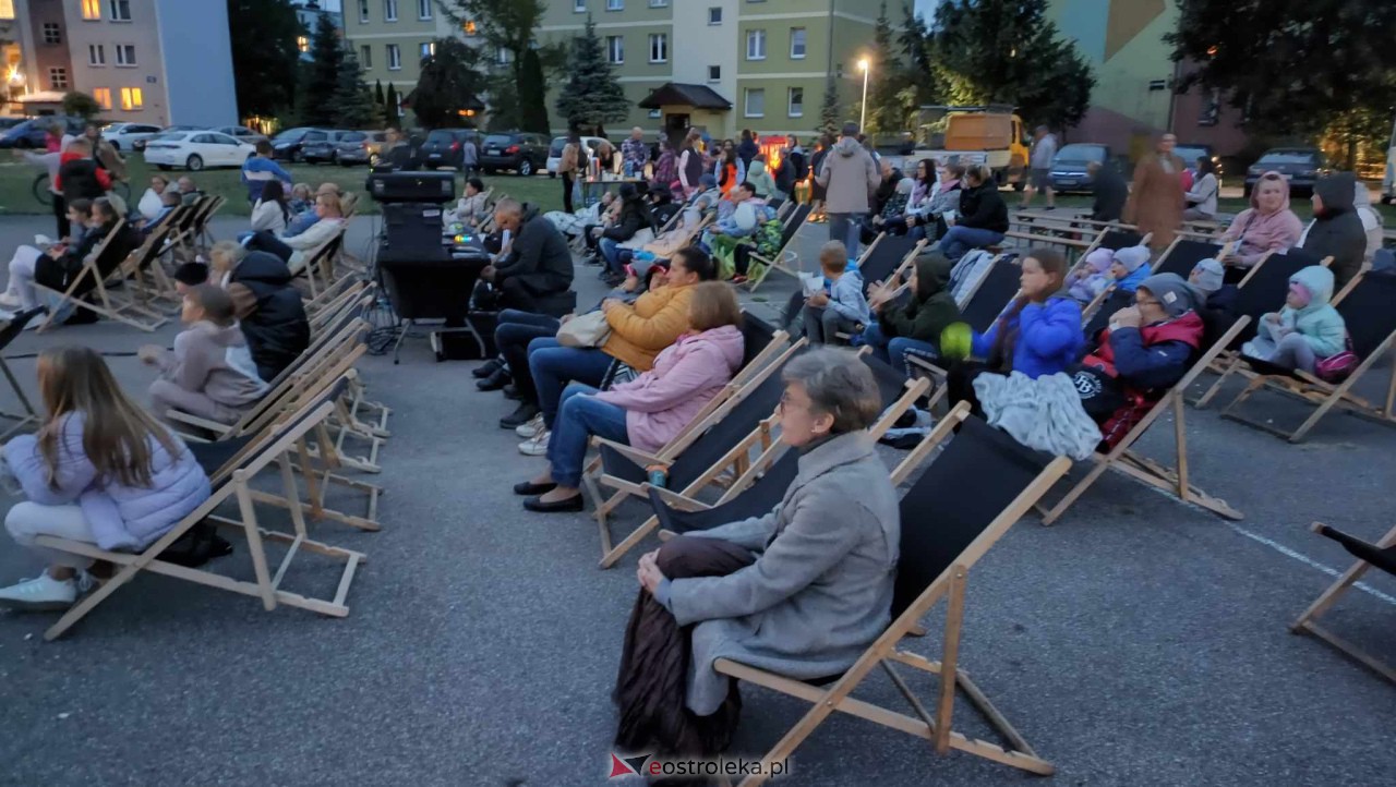 Kino plenerowe z SM Centrum [06.10.2023] - zdjęcie #54 - eOstroleka.pl