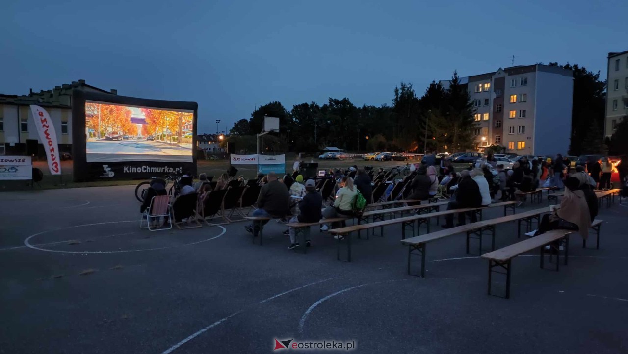Kino plenerowe z SM Centrum [06.10.2023] - zdjęcie #40 - eOstroleka.pl