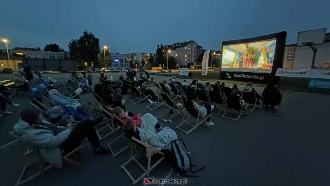 Kino plenerowe z SM Centrum [06.10.2023] - zdjęcie #41 - eOstroleka.pl