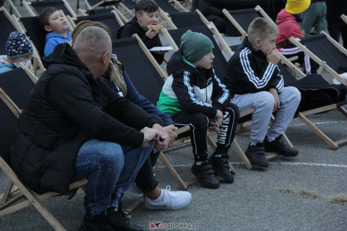 Kino plenerowe z SM Centrum [06.10.2023] - zdjęcie #35 - eOstroleka.pl