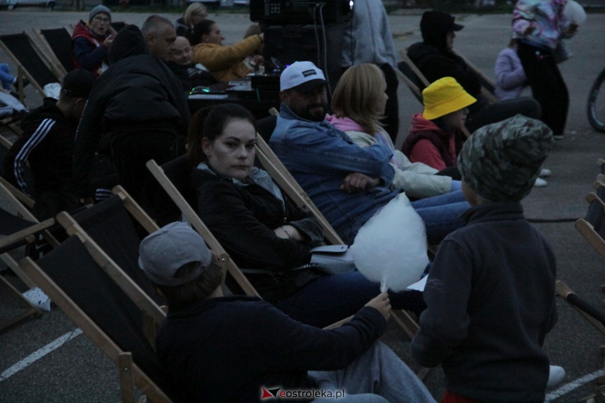 Kino plenerowe z SM Centrum [06.10.2023] - zdjęcie #20 - eOstroleka.pl