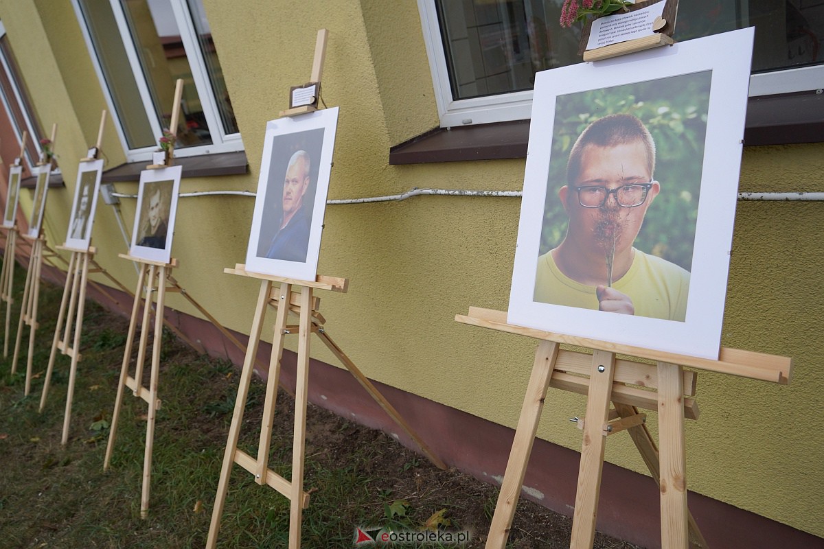 Jesienna cudotwórnia. Wernisaż i licytacja prac osób z niepełnosprawnością [7.10.2023] - zdjęcie #87 - eOstroleka.pl