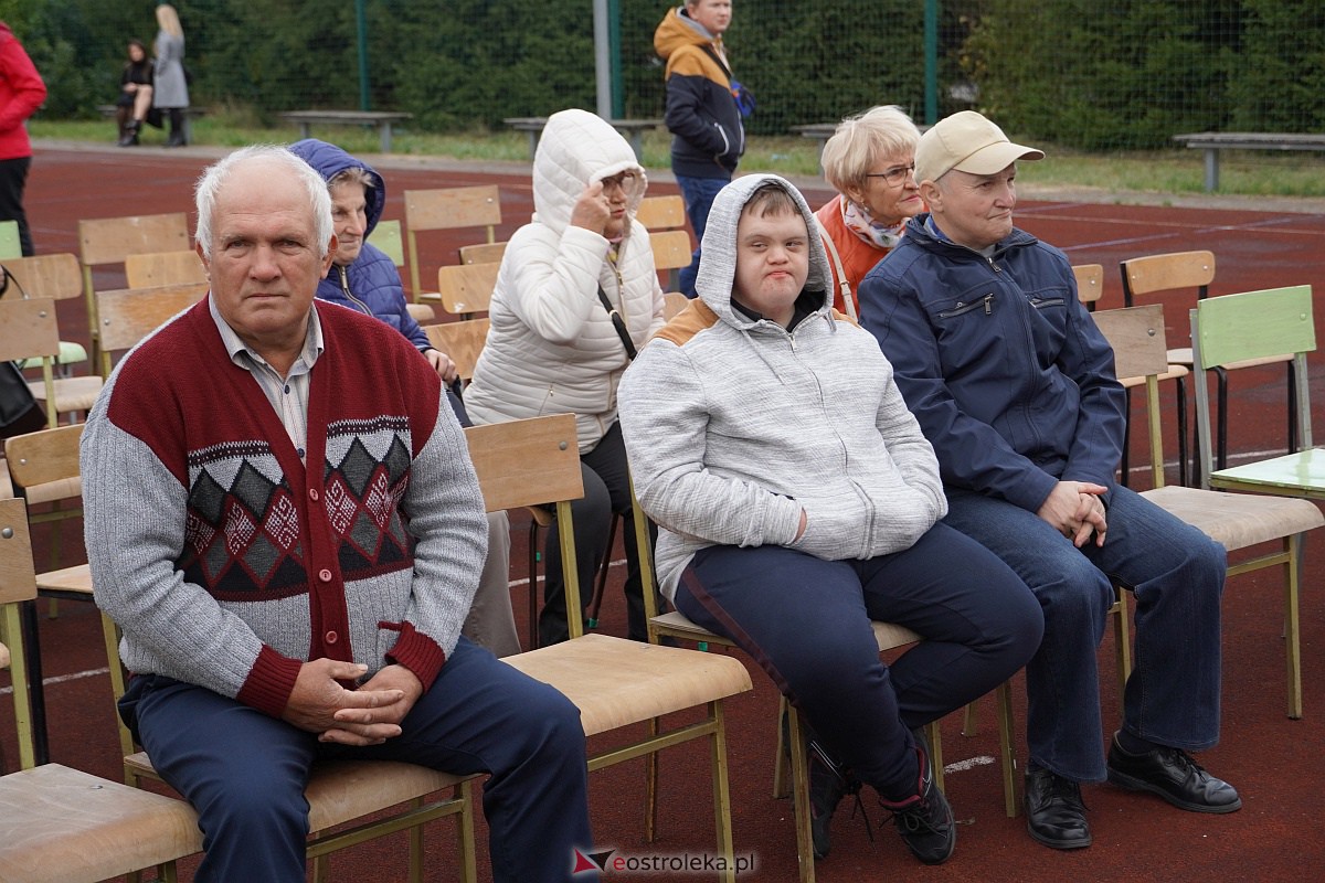 Jesienna cudotwórnia. Wernisaż i licytacja prac osób z niepełnosprawnością [7.10.2023] - zdjęcie #78 - eOstroleka.pl