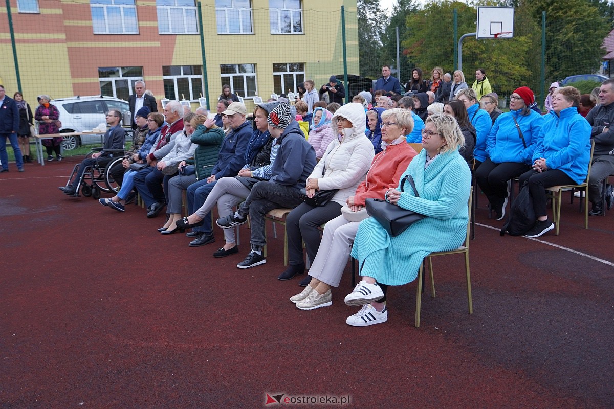 Jesienna cudotwórnia. Wernisaż i licytacja prac osób z niepełnosprawnością [7.10.2023] - zdjęcie #46 - eOstroleka.pl