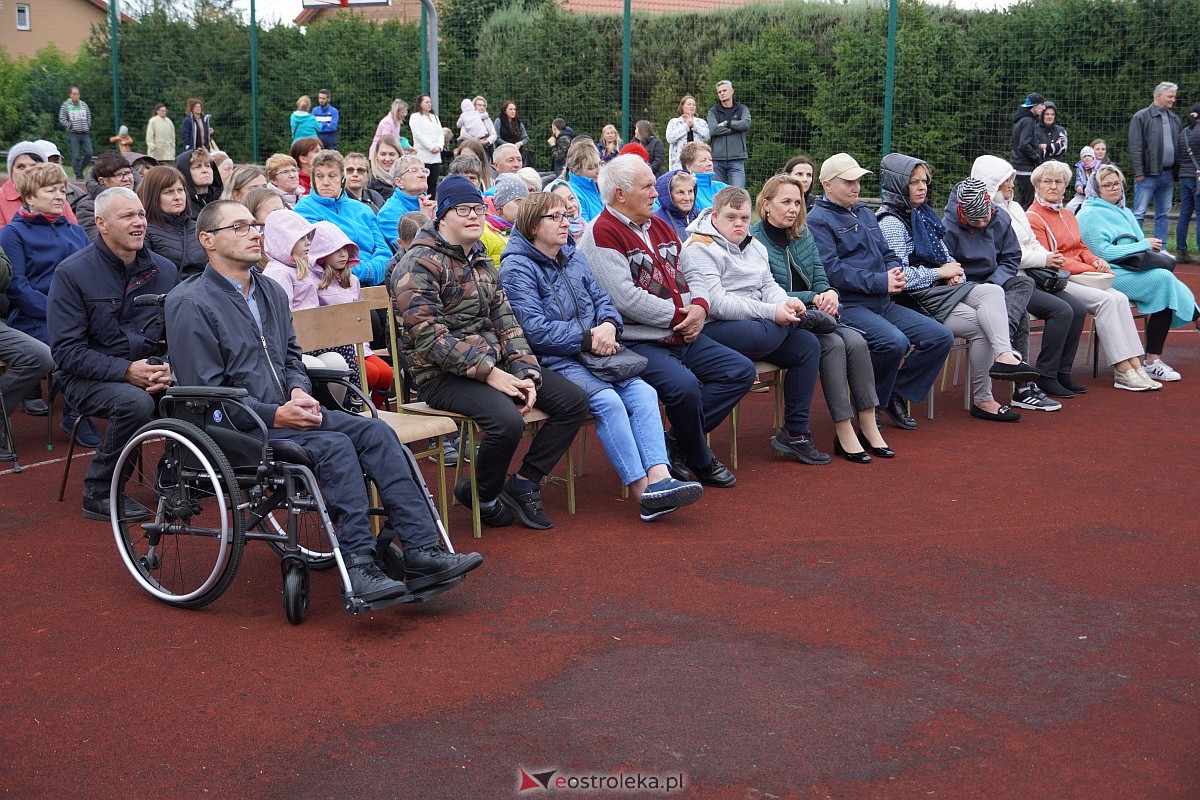 Jesienna cudotwórnia. Wernisaż i licytacja prac osób z niepełnosprawnością [7.10.2023] - zdjęcie #39 - eOstroleka.pl