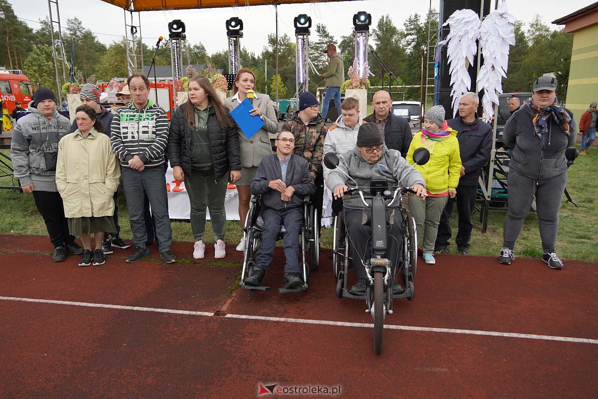 Jesienna cudotwórnia. Wernisaż i licytacja prac osób z niepełnosprawnością [7.10.2023] - zdjęcie #38 - eOstroleka.pl