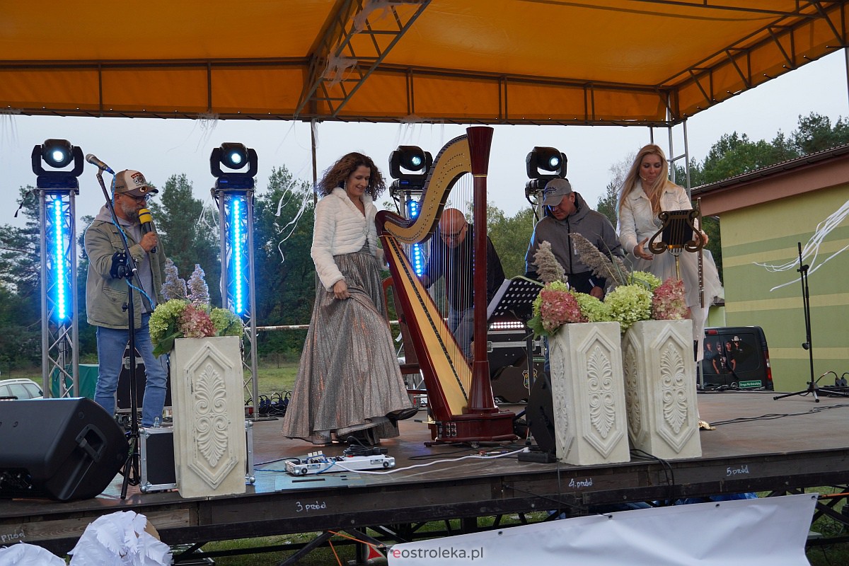 Jesienna cudotwórnia. Wernisaż i licytacja prac osób z niepełnosprawnością [7.10.2023] - zdjęcie #18 - eOstroleka.pl