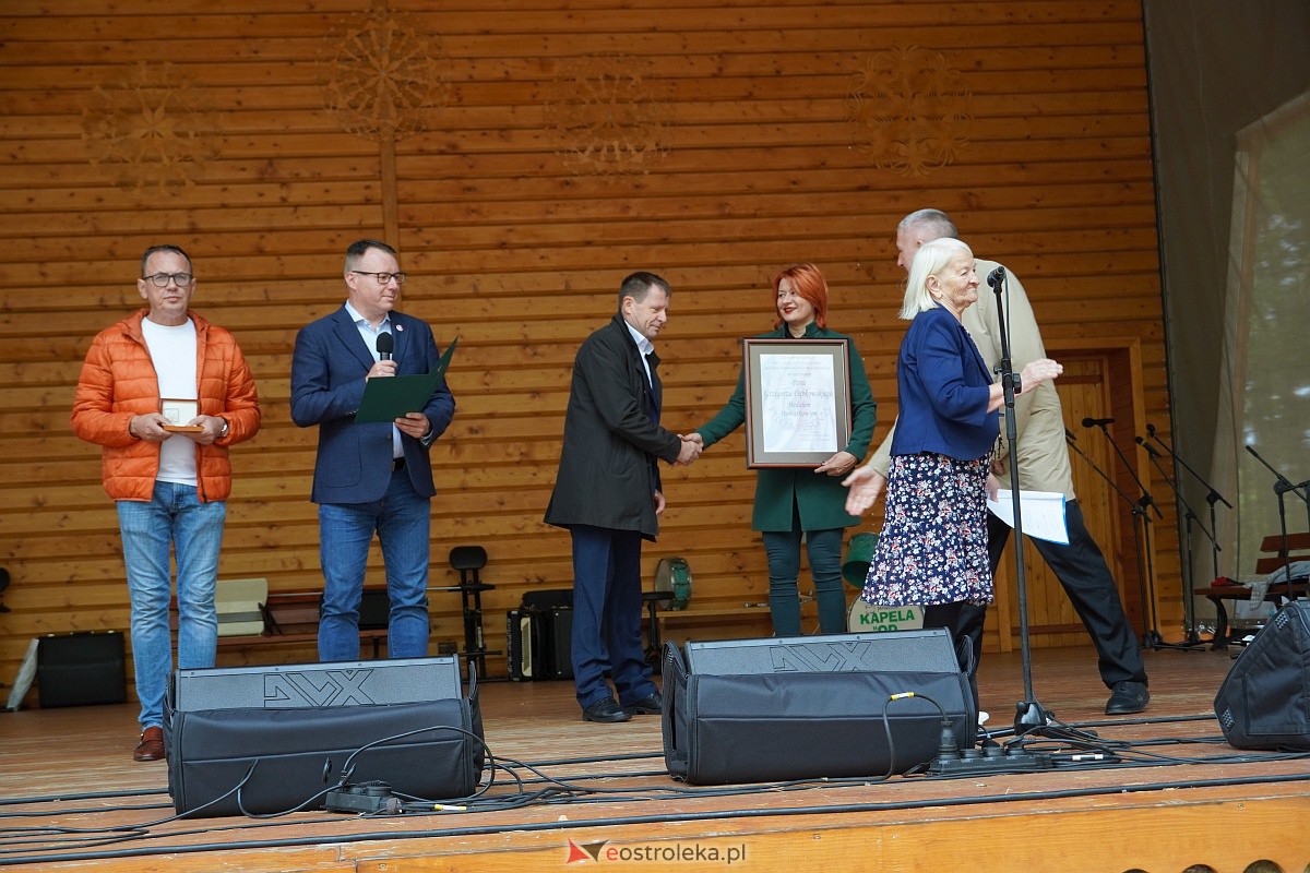 36. Regionalny Przegląd Zespołów Artystycznych KGW Pejzaż muzyką malowany [07.10.2023] - zdjęcie #35 - eOstroleka.pl