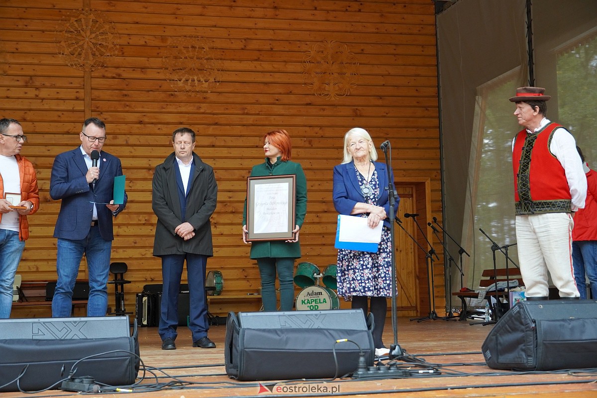 36. Regionalny Przegląd Zespołów Artystycznych KGW Pejzaż muzyką malowany [07.10.2023] - zdjęcie #33 - eOstroleka.pl