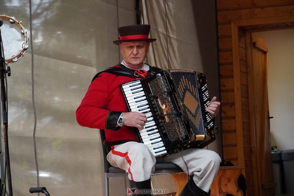 36. Regionalny Przegląd Zespołów Artystycznych KGW Pejzaż muzyką malowany [07.10.2023] - zdjęcie #10 - eOstroleka.pl
