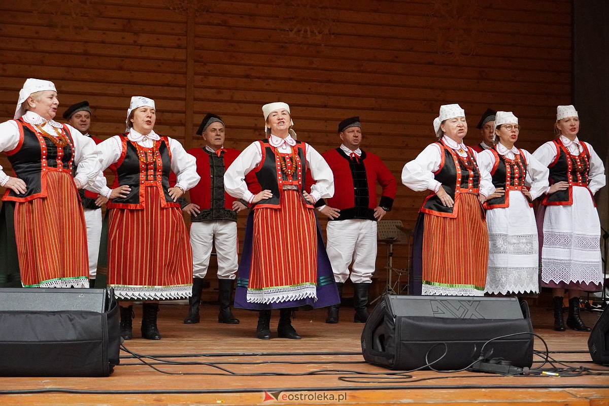 36. Regionalny Przegląd Zespołów Artystycznych KGW Pejzaż muzyką malowany [07.10.2023] - zdjęcie #1 - eOstroleka.pl