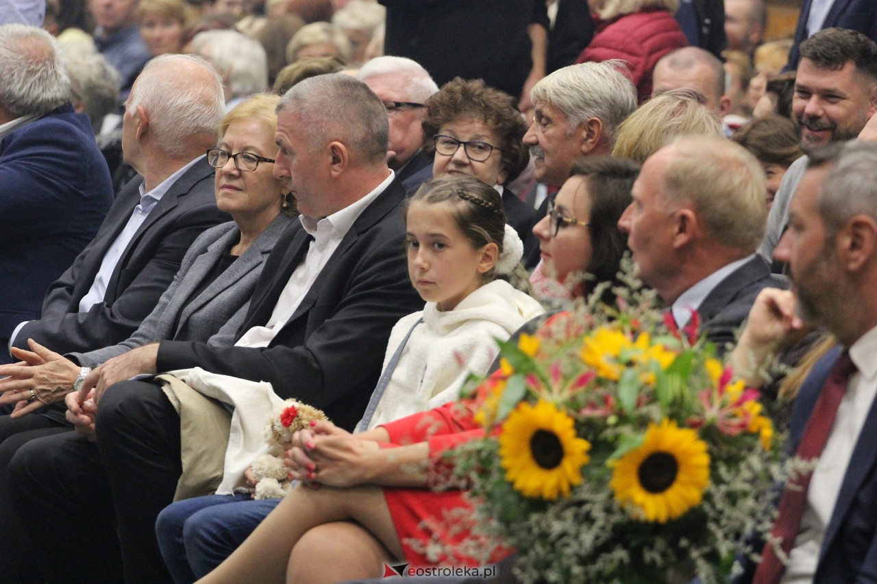 Koncert zespołu Mazowsze w Ostrołęce [7.10.2023] - zdjęcie #145 - eOstroleka.pl