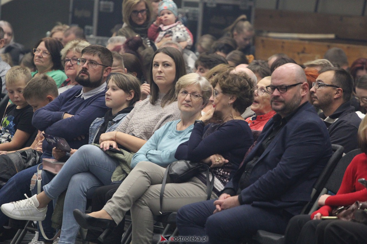 Koncert zespołu Mazowsze w Ostrołęce [7.10.2023] - zdjęcie #142 - eOstroleka.pl