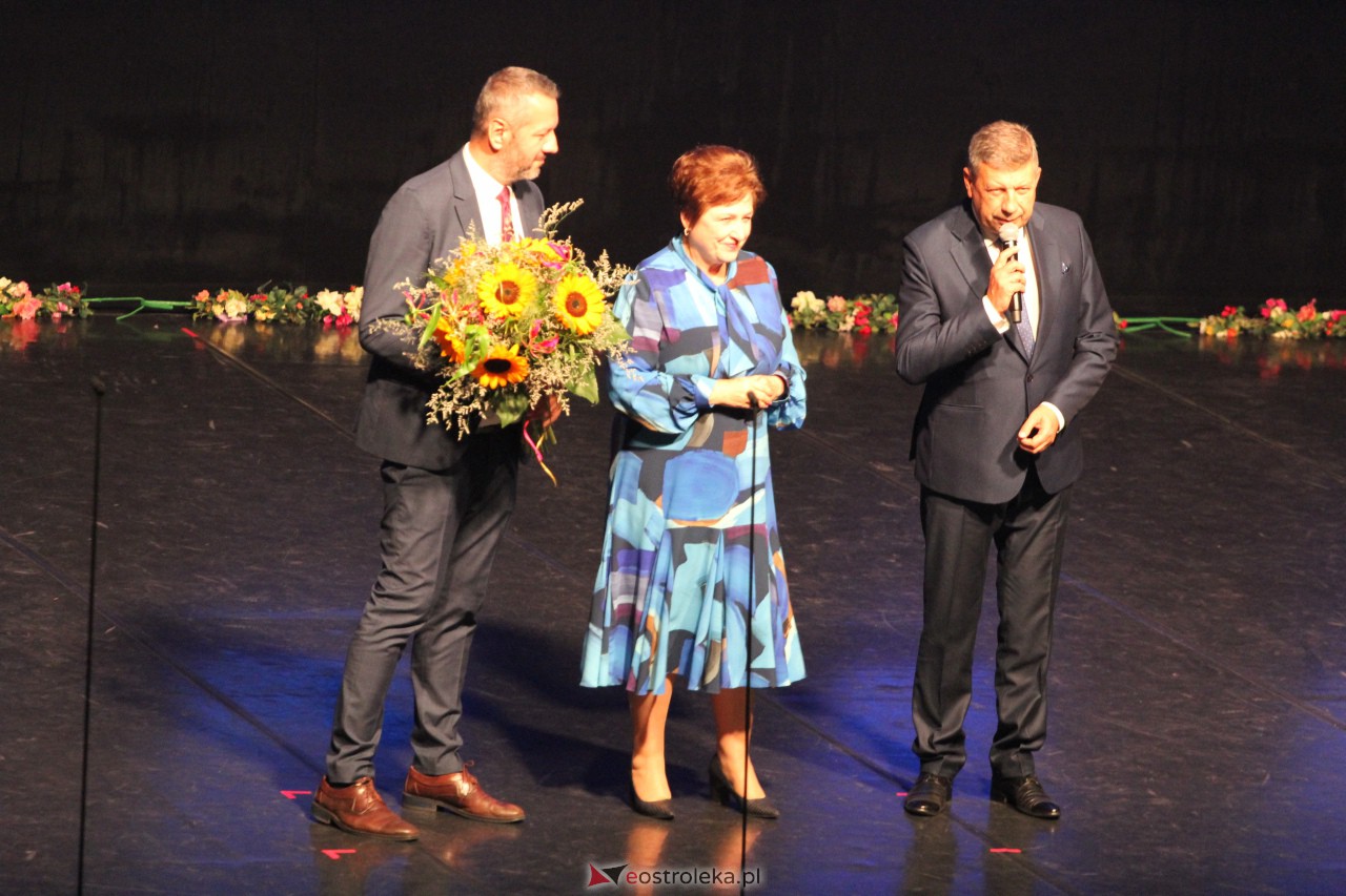 Koncert zespołu Mazowsze w Ostrołęce [7.10.2023] - zdjęcie #122 - eOstroleka.pl