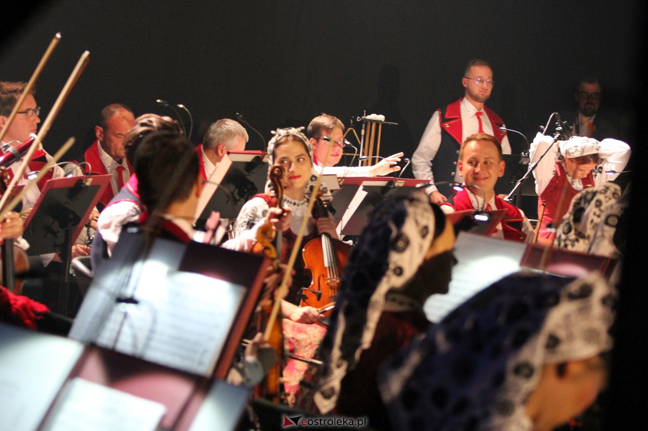 Koncert zespołu Mazowsze w Ostrołęce [7.10.2023] - zdjęcie #118 - eOstroleka.pl