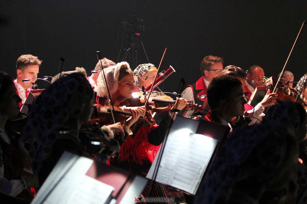 Koncert zespołu Mazowsze w Ostrołęce [7.10.2023] - zdjęcie #111 - eOstroleka.pl