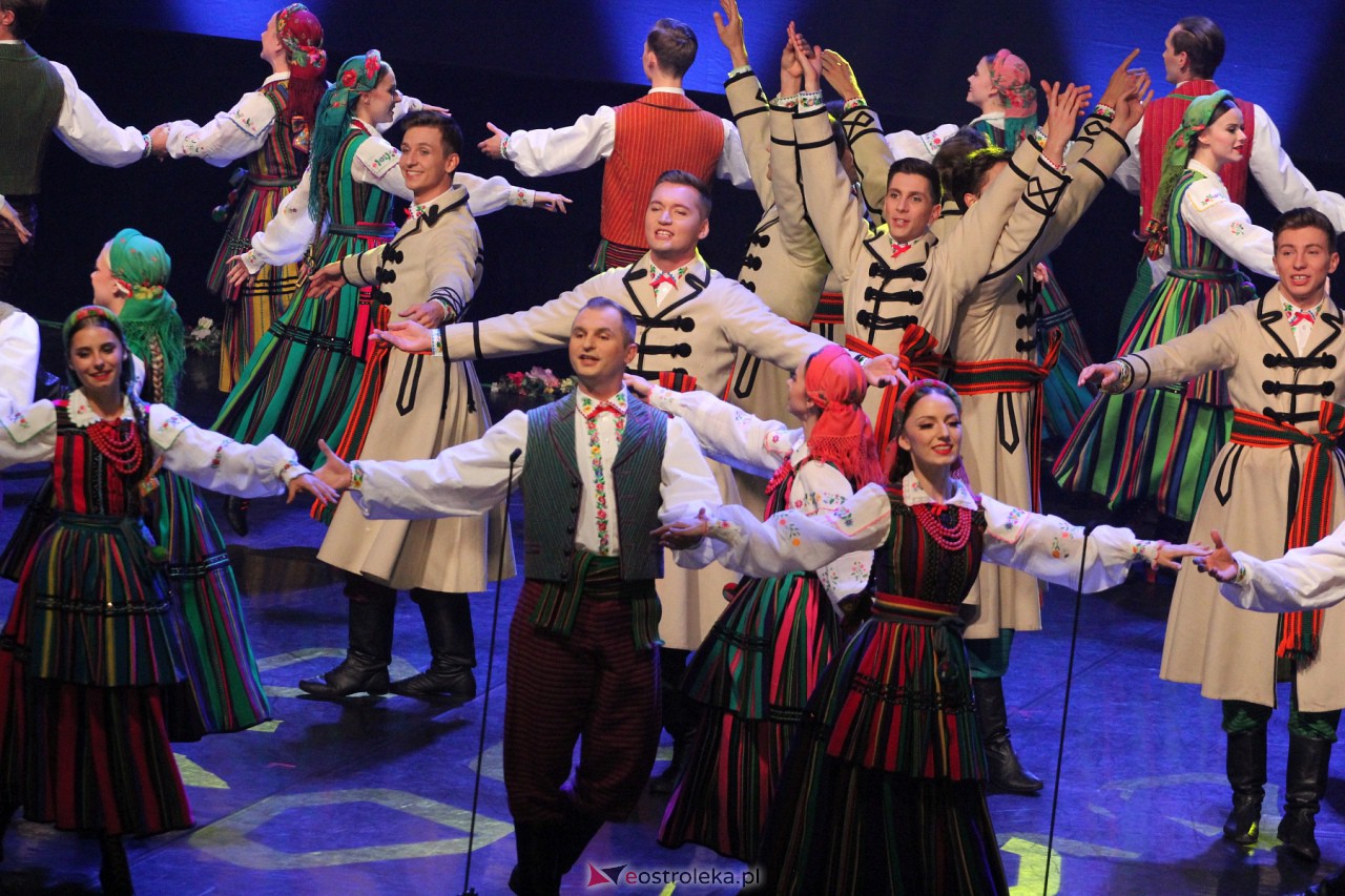 Koncert zespołu Mazowsze w Ostrołęce [7.10.2023] - zdjęcie #107 - eOstroleka.pl