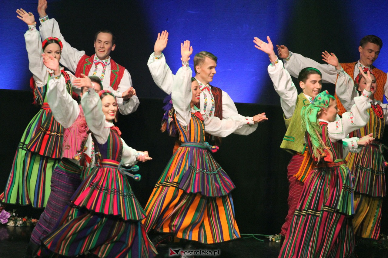 Koncert zespołu Mazowsze w Ostrołęce [7.10.2023] - zdjęcie #100 - eOstroleka.pl