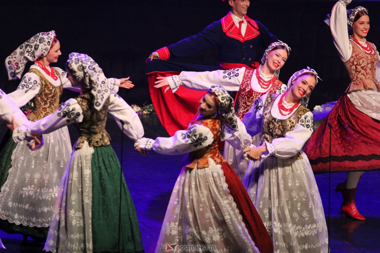 Koncert zespołu Mazowsze w Ostrołęce [7.10.2023] - zdjęcie #96 - eOstroleka.pl
