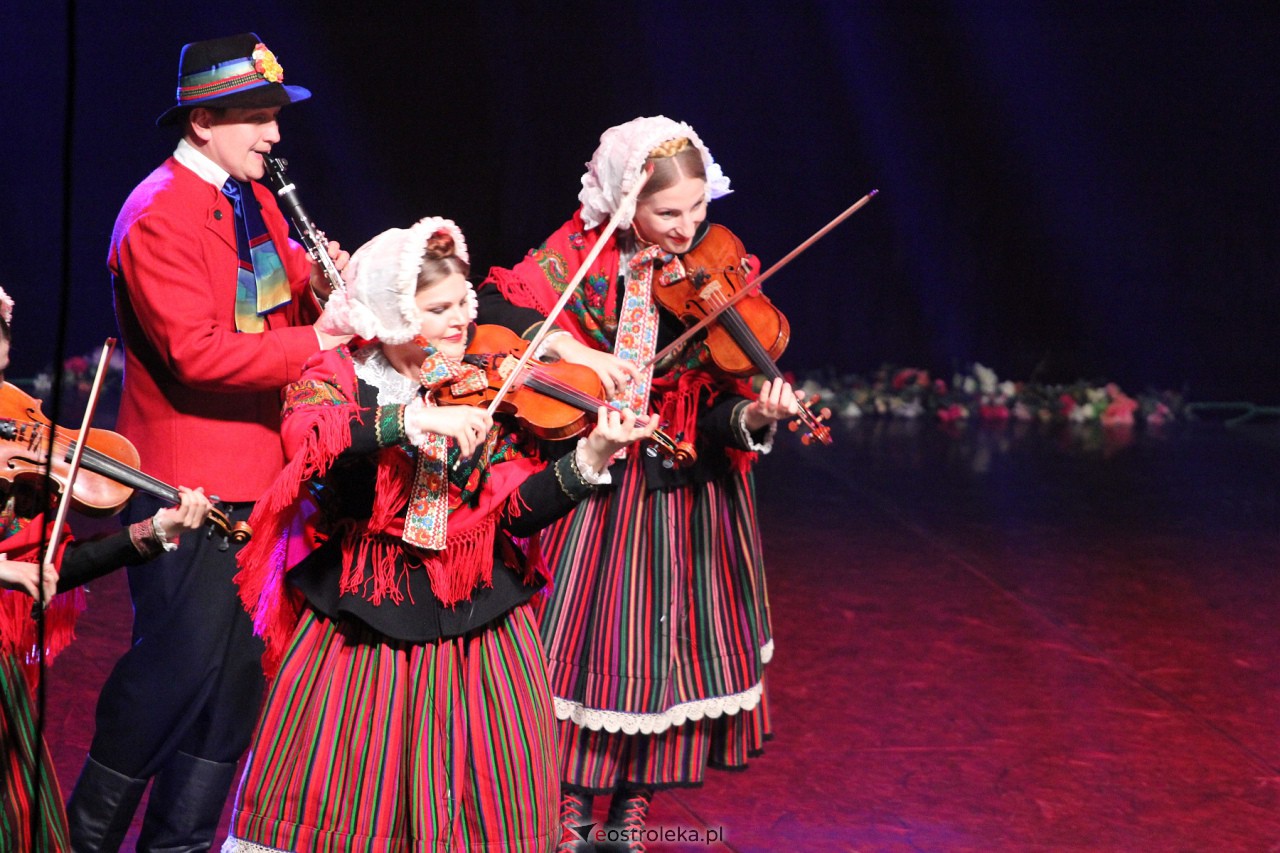 Koncert zespołu Mazowsze w Ostrołęce [7.10.2023] - zdjęcie #84 - eOstroleka.pl