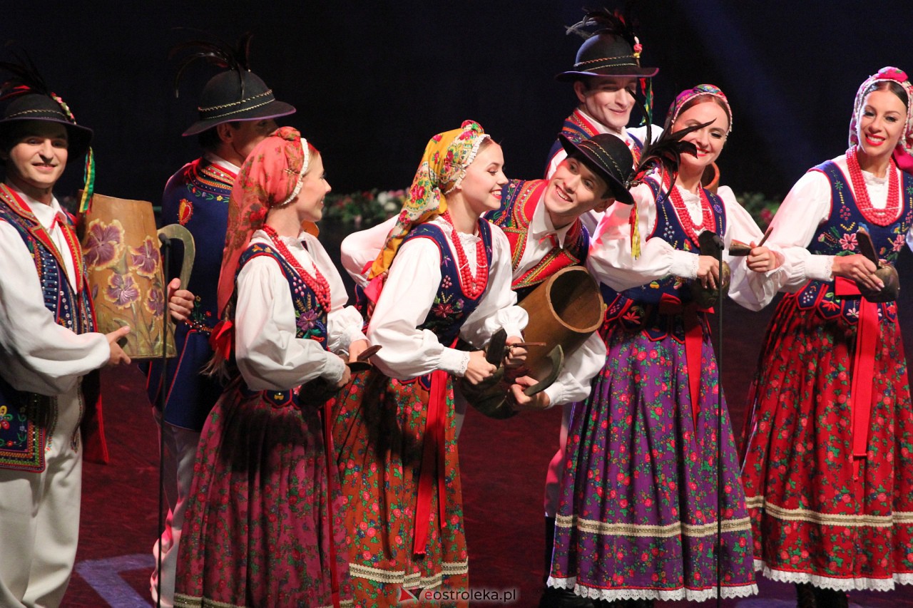 Koncert zespołu Mazowsze w Ostrołęce [7.10.2023] - zdjęcie #77 - eOstroleka.pl
