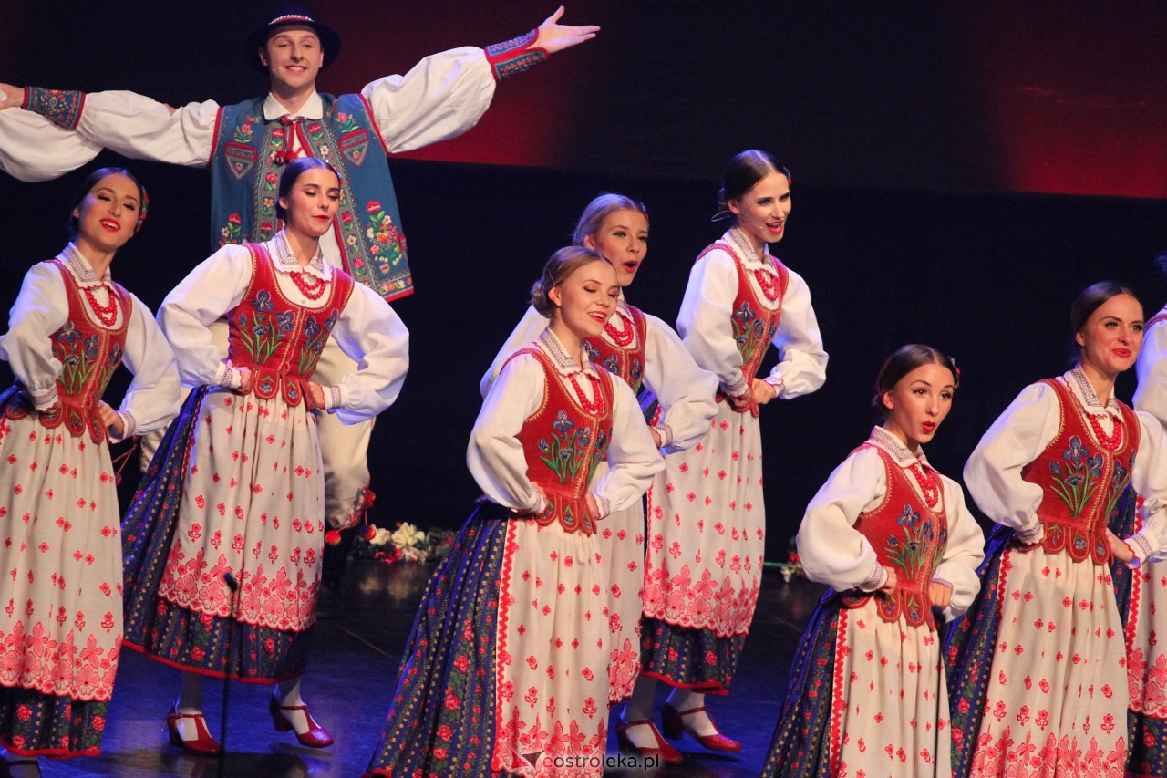 Koncert zespołu Mazowsze w Ostrołęce [7.10.2023] - zdjęcie #60 - eOstroleka.pl