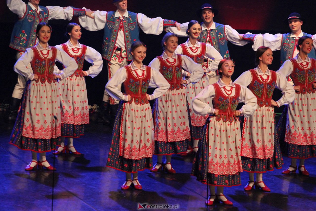 Koncert zespołu Mazowsze w Ostrołęce [7.10.2023] - zdjęcie #59 - eOstroleka.pl