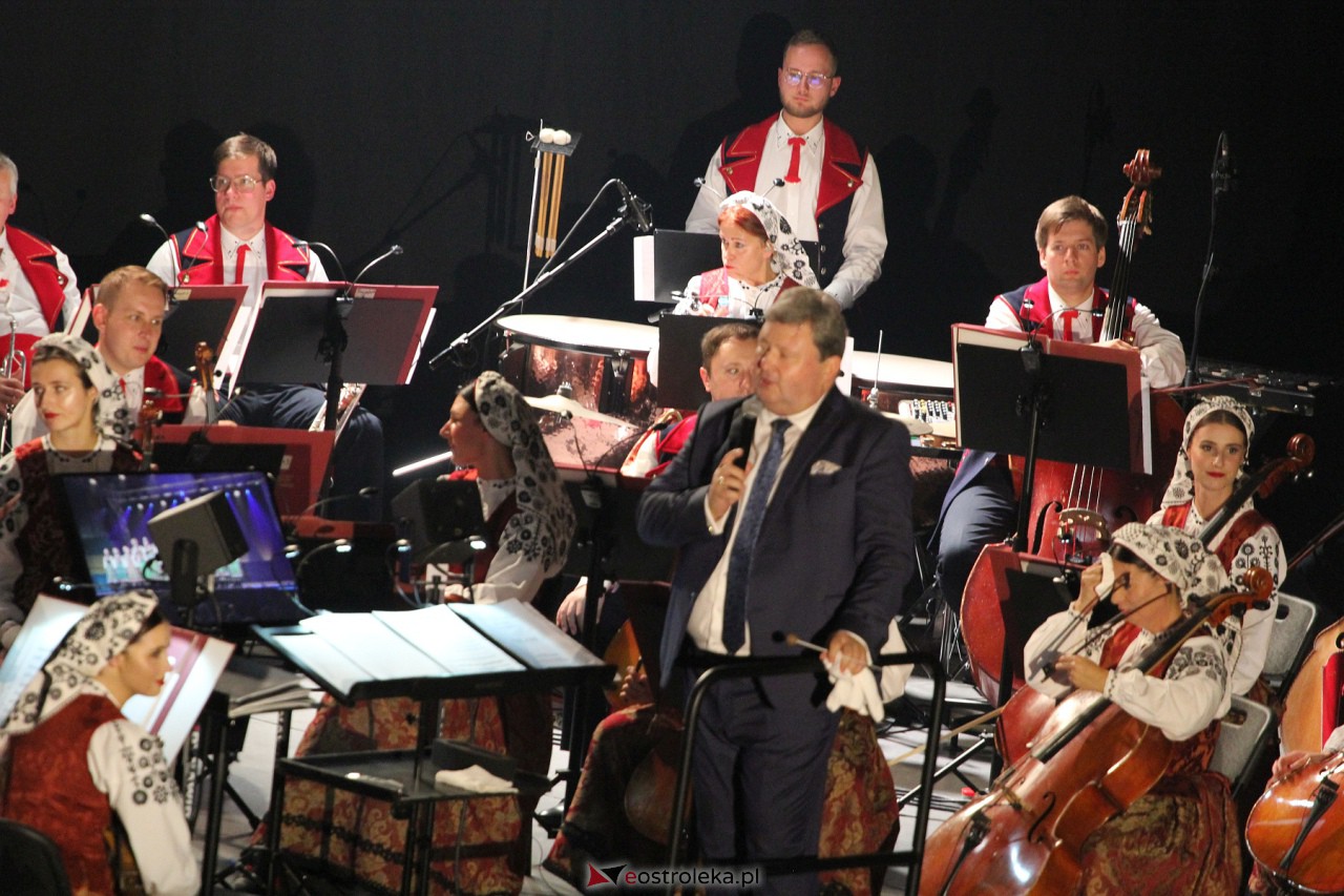 Koncert zespołu Mazowsze w Ostrołęce [7.10.2023] - zdjęcie #27 - eOstroleka.pl