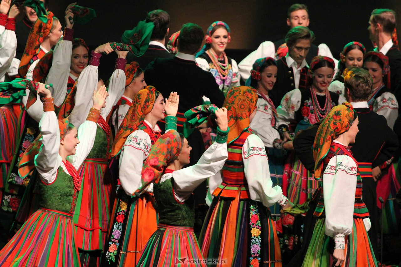 Koncert zespołu Mazowsze w Ostrołęce [7.10.2023] - zdjęcie #15 - eOstroleka.pl
