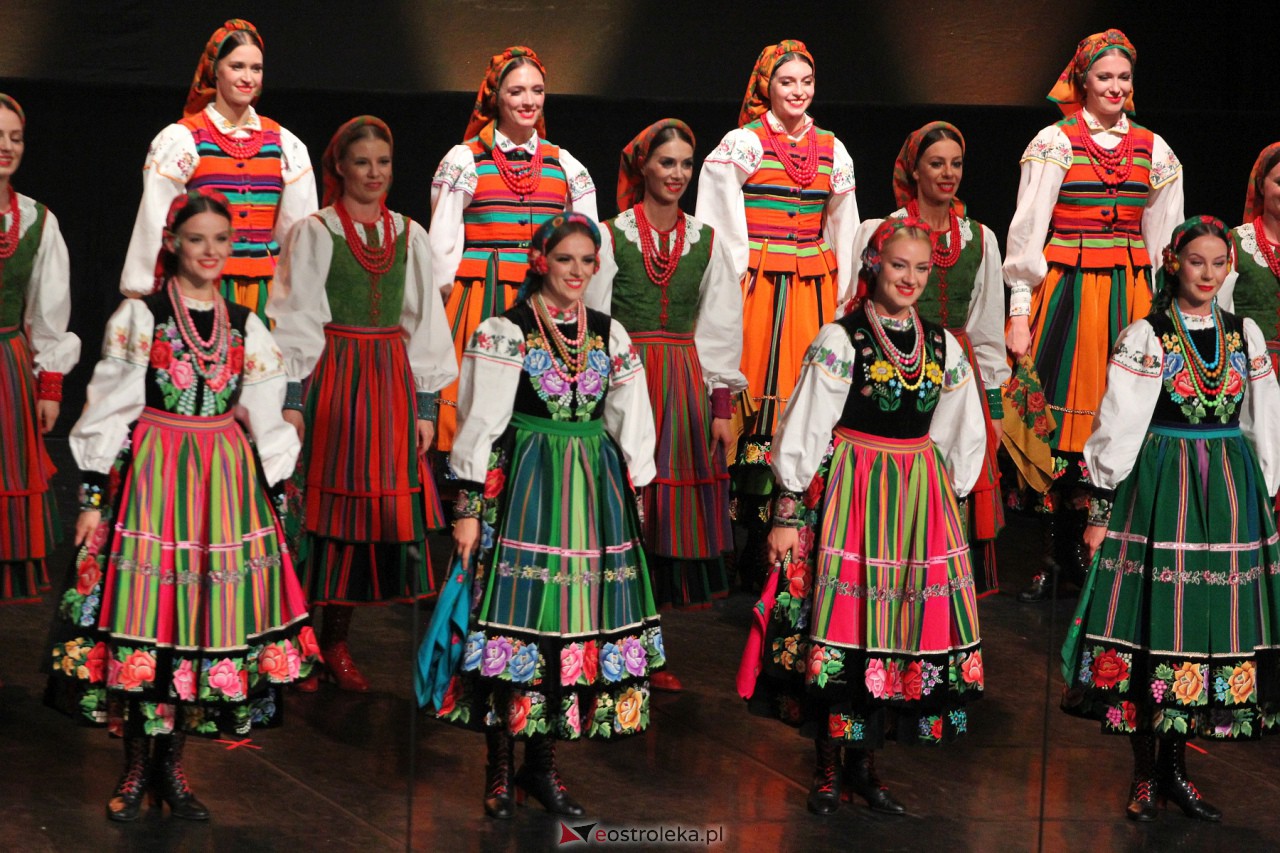 Koncert zespołu Mazowsze w Ostrołęce [7.10.2023] - zdjęcie #4 - eOstroleka.pl