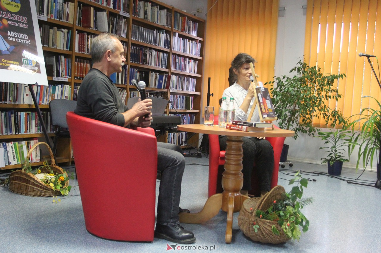 Noc Bibliotek 2023. Wojciech Jagielski [8.10.2023] - zdjęcie #14 - eOstroleka.pl