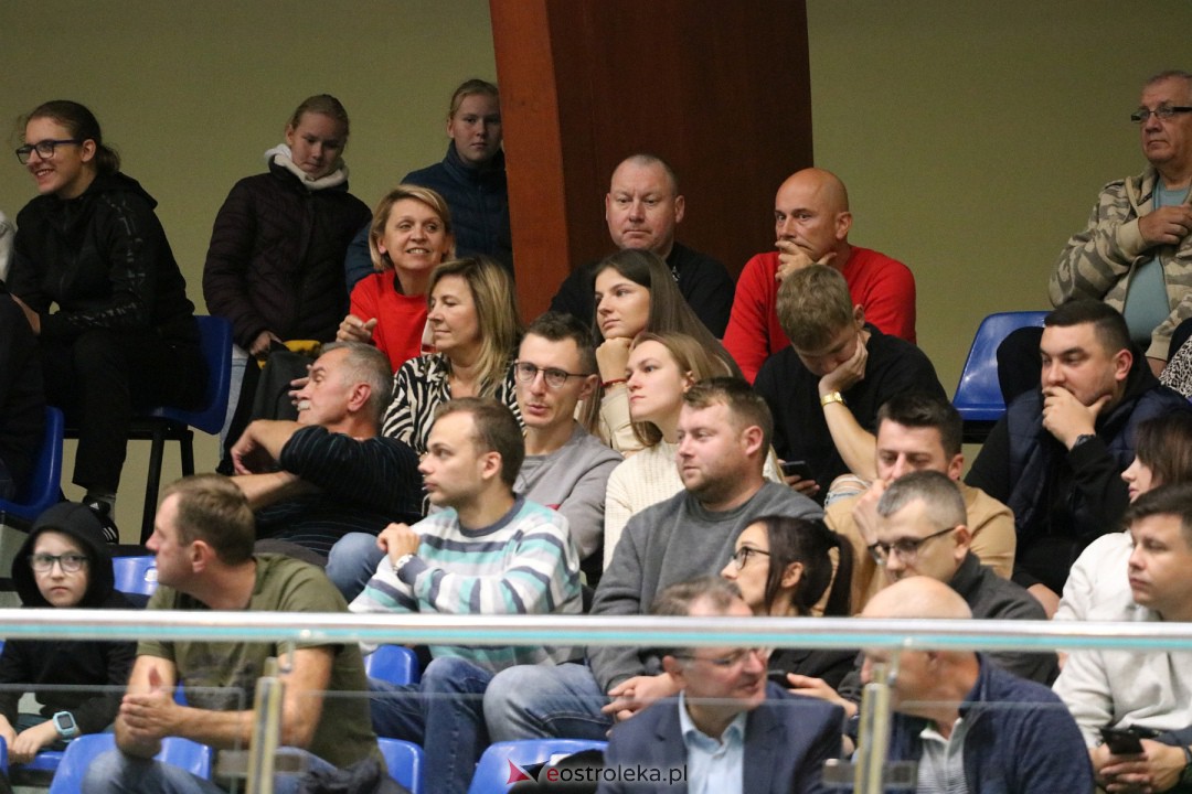 SPS Volley Ostrołęka - MOS Wola Tramwaje Warszawskie [8.10.2023] - zdjęcie #55 - eOstroleka.pl