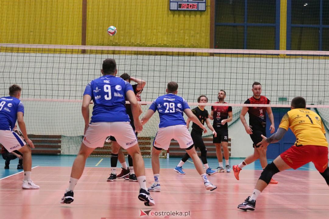 SPS Volley Ostrołęka - MOS Wola Tramwaje Warszawskie [8.10.2023] - zdjęcie #43 - eOstroleka.pl