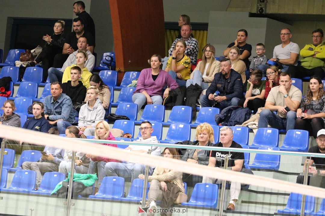 SPS Volley Ostrołęka - MOS Wola Tramwaje Warszawskie [8.10.2023] - zdjęcie #23 - eOstroleka.pl
