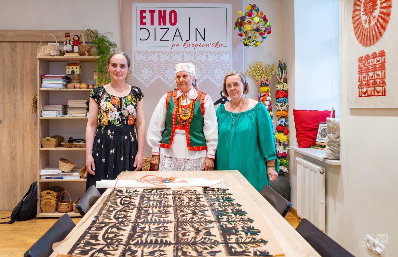 Wycinanki Czesławy Kaczyńskiej w Państwowym Muzeum Etnograficznym - zdjęcie #6 - eOstroleka.pl