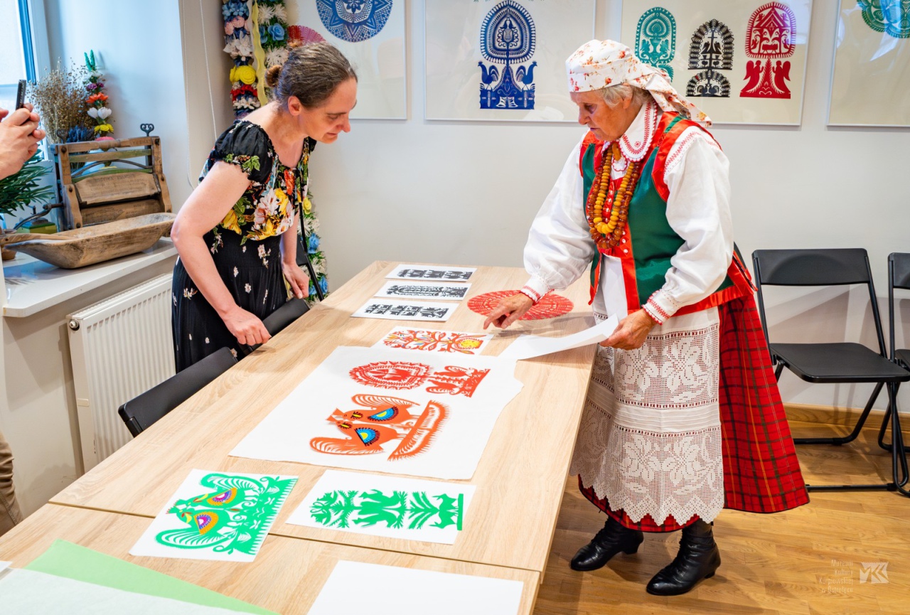 Wycinanki Czesławy Kaczyńskiej w Państwowym Muzeum Etnograficznym - zdjęcie #5 - eOstroleka.pl