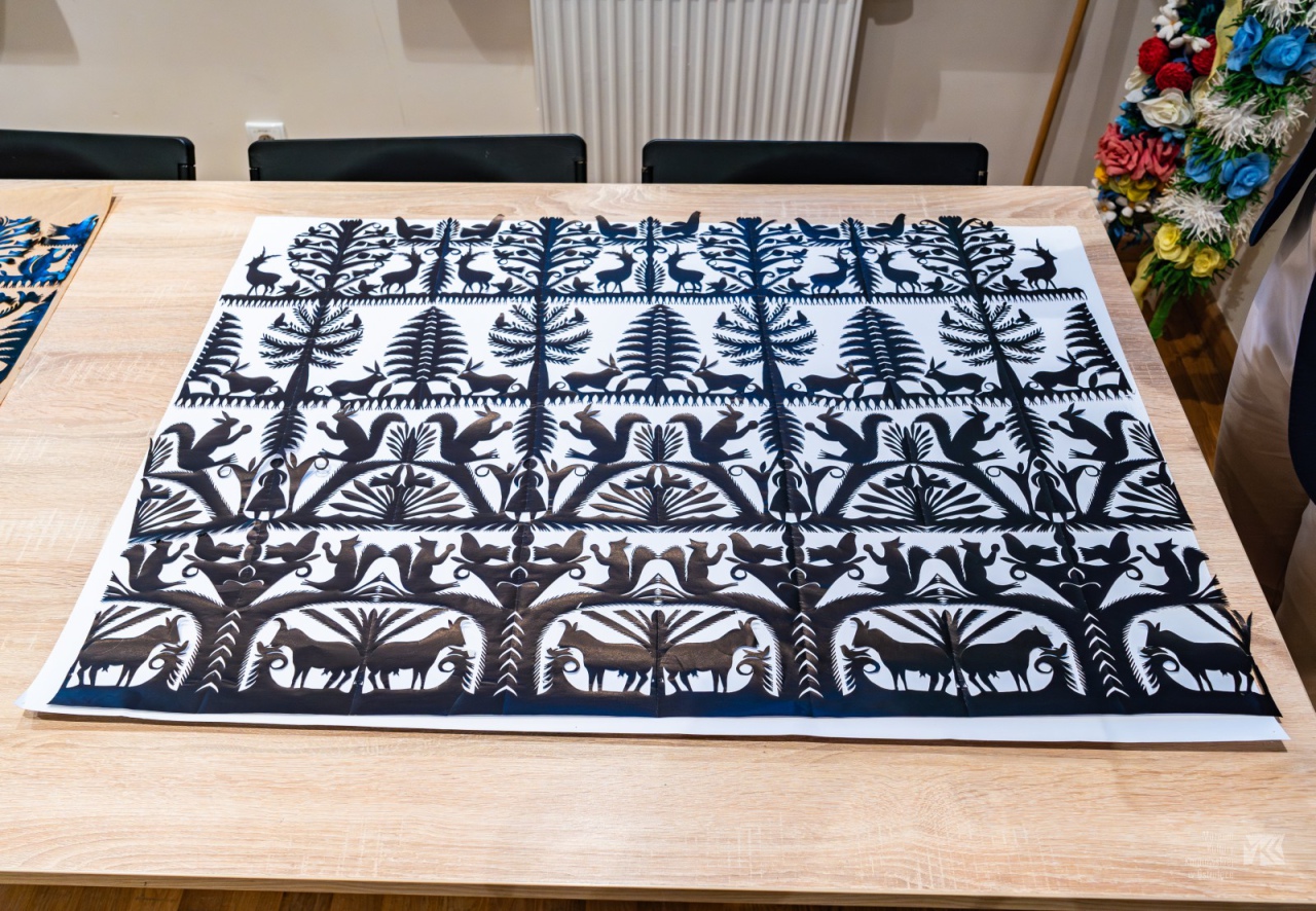 Wycinanki Czesławy Kaczyńskiej w Państwowym Muzeum Etnograficznym - zdjęcie #3 - eOstroleka.pl