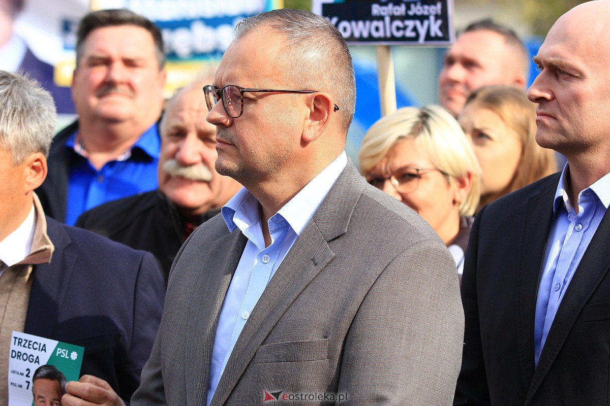 Prezentacja kandydatów Trzeciej Drogi w Ostrołęce [11.10.2023] - zdjęcie #56 - eOstroleka.pl