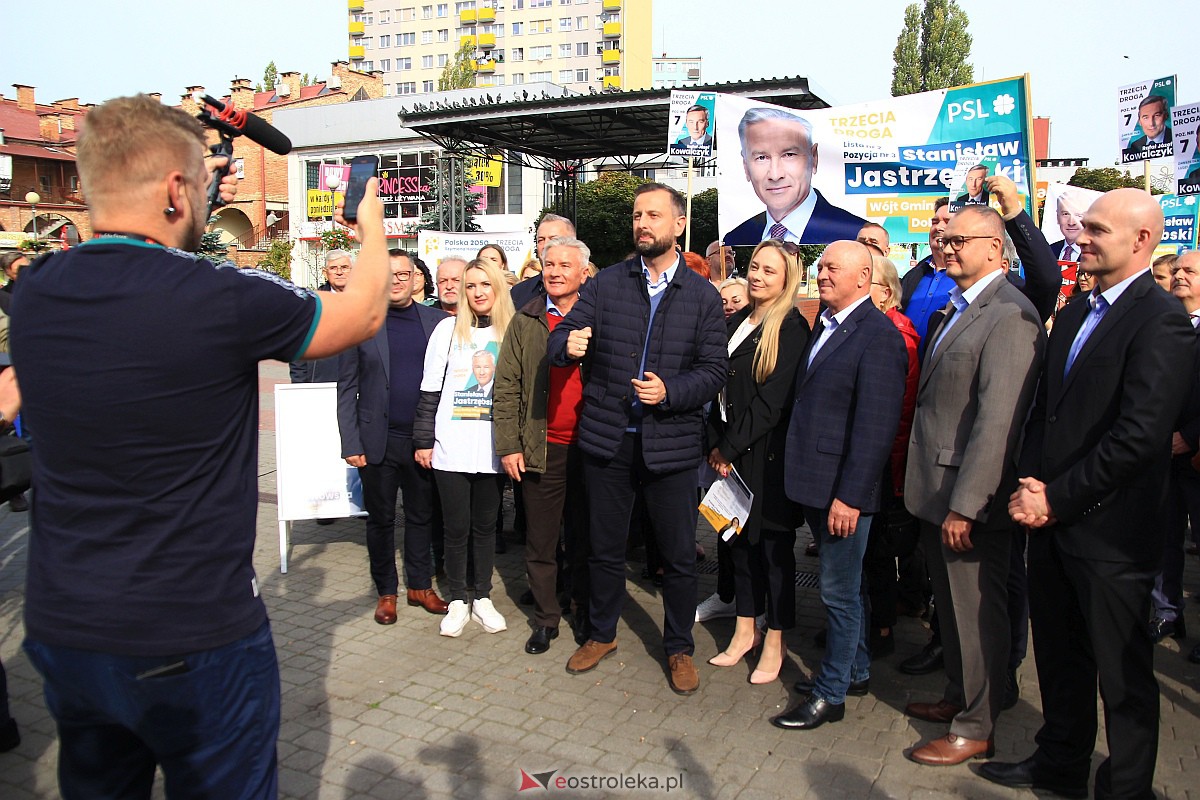 Prezentacja kandydatów Trzeciej Drogi w Ostrołęce [11.10.2023] - zdjęcie #5 - eOstroleka.pl