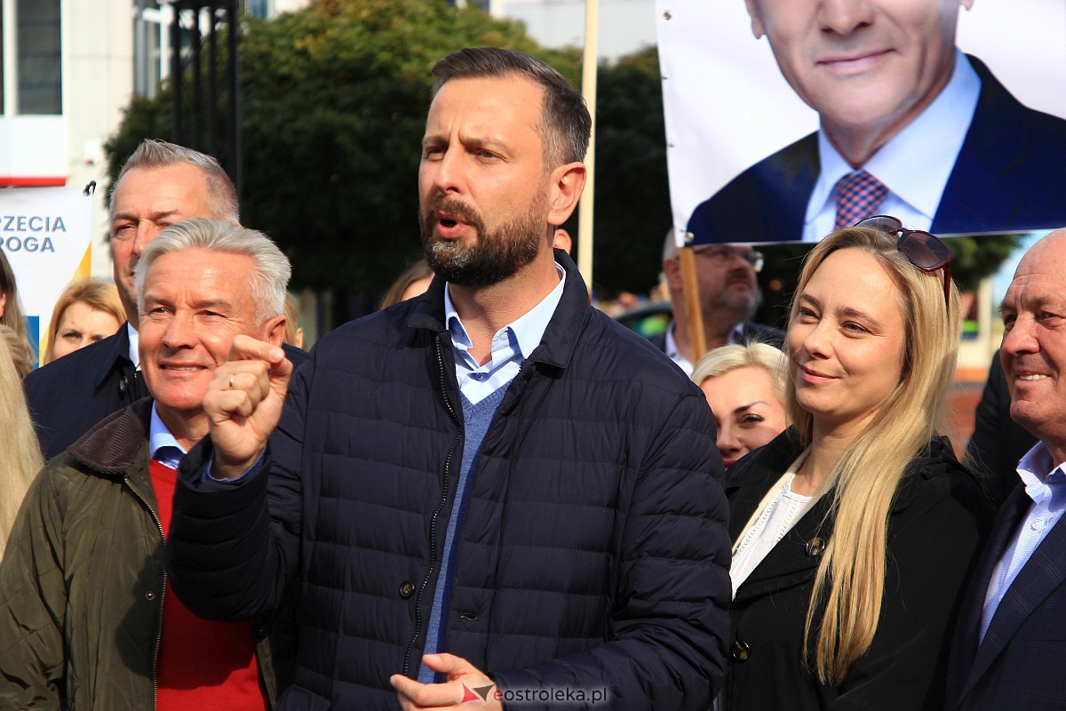 Prezentacja kandydatów Trzeciej Drogi w Ostrołęce [11.10.2023] - zdjęcie #4 - eOstroleka.pl