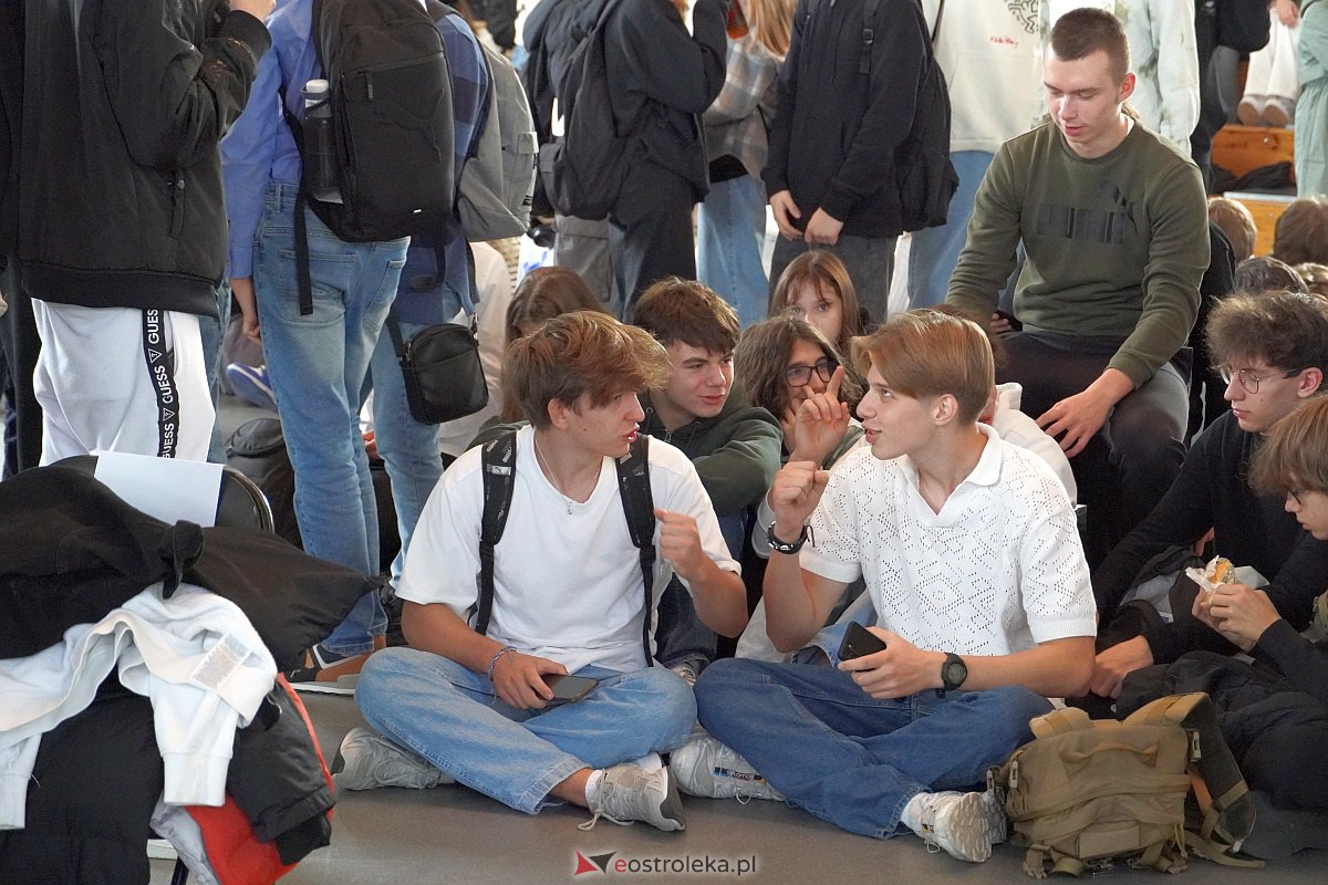 35-lat II Liceum Ogólnokształcącego w Ostrołęce. Tak urodziny szkoły świętowali uczniowie [11.10.2023] - zdjęcie #137 - eOstroleka.pl