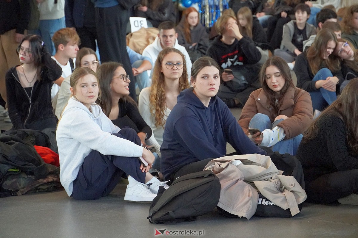 35-lat II Liceum Ogólnokształcącego w Ostrołęce. Tak urodziny szkoły świętowali uczniowie [11.10.2023] - zdjęcie #123 - eOstroleka.pl