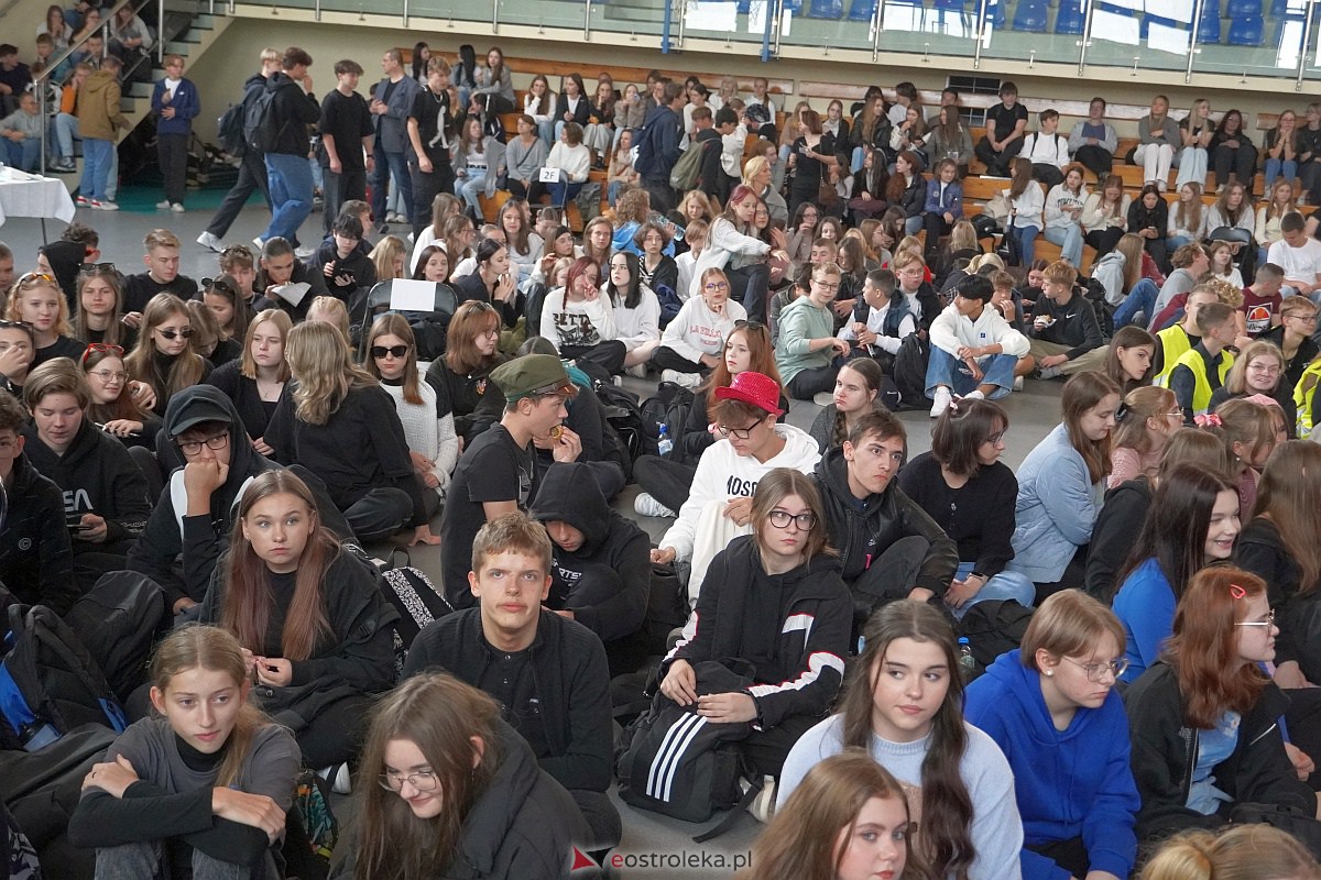 35-lat II Liceum Ogólnokształcącego w Ostrołęce. Tak urodziny szkoły świętowali uczniowie [11.10.2023] - zdjęcie #116 - eOstroleka.pl