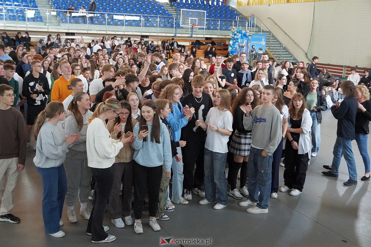35-lat II Liceum Ogólnokształcącego w Ostrołęce. Tak urodziny szkoły świętowali uczniowie [11.10.2023] - zdjęcie #23 - eOstroleka.pl