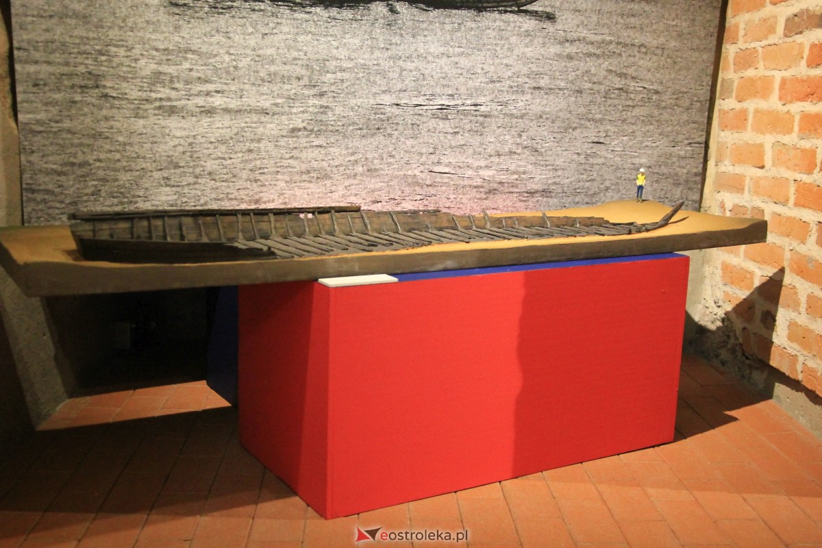 Wernisaż wystawy Nad Wisłą, na Urzeczu w Muzeum Kultury Kurpiowskiej [11.10.2023] - zdjęcie #24 - eOstroleka.pl